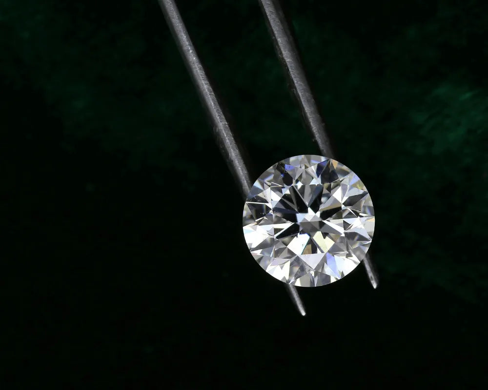 Why a 0.9 Carat Diamond Is Often Better Than 1.0