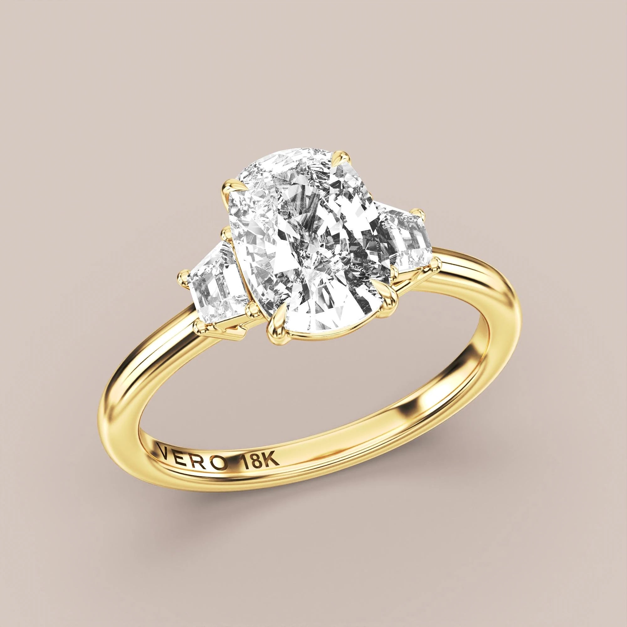 Elongated - Yellow gold