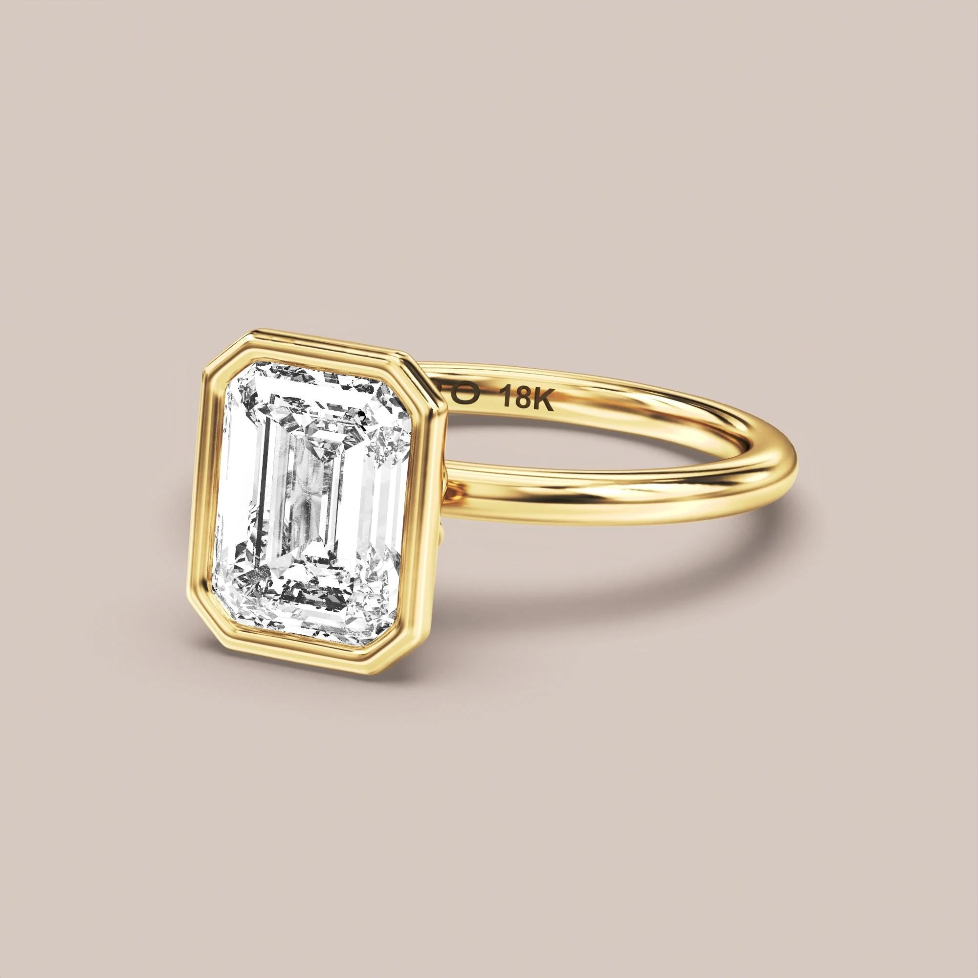 Emerald - Yellow gold