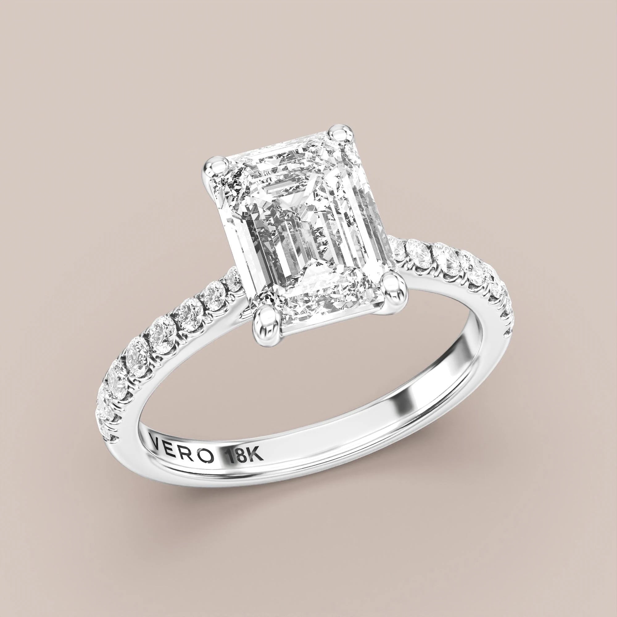 Emerald - White gold