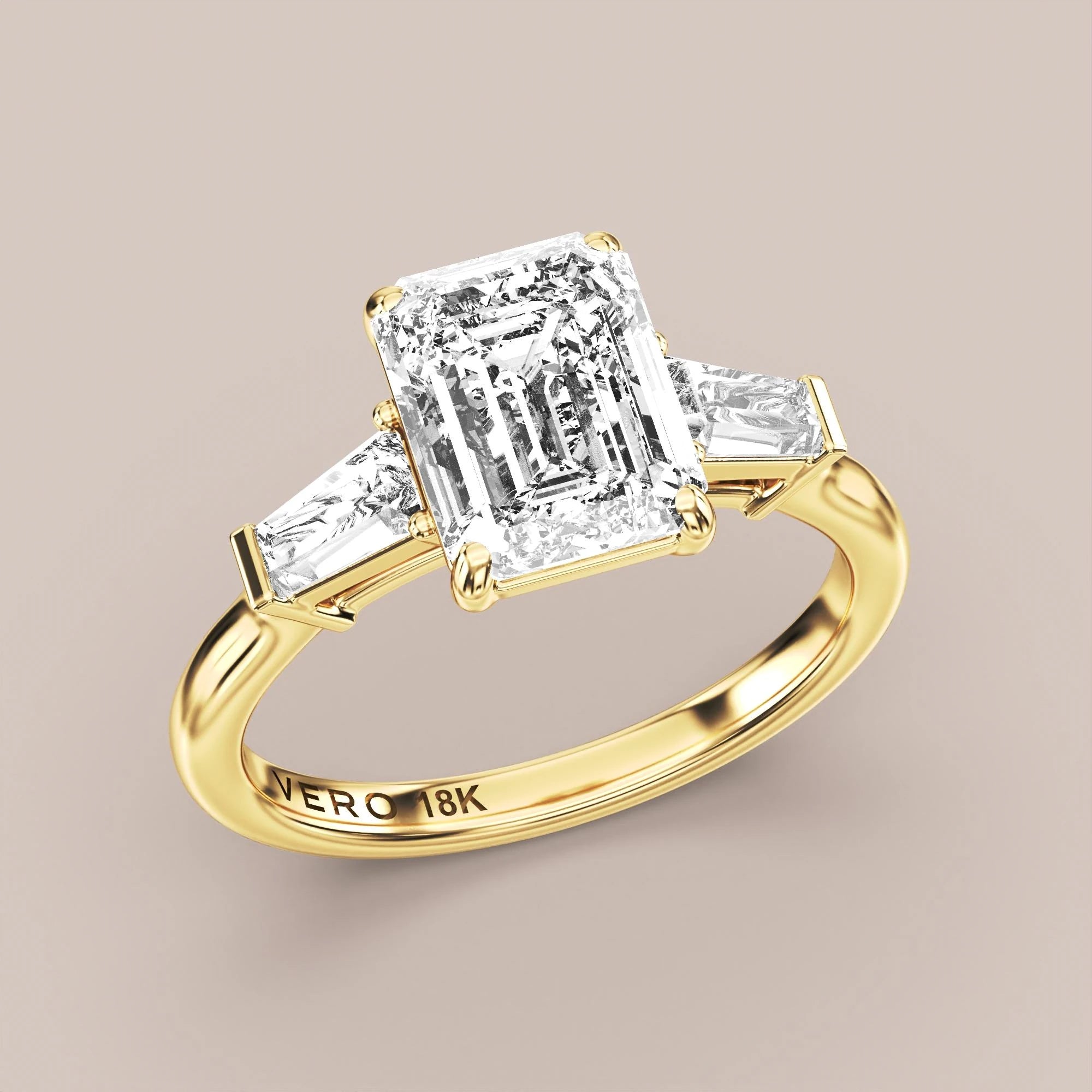 Emerald - Yellow gold