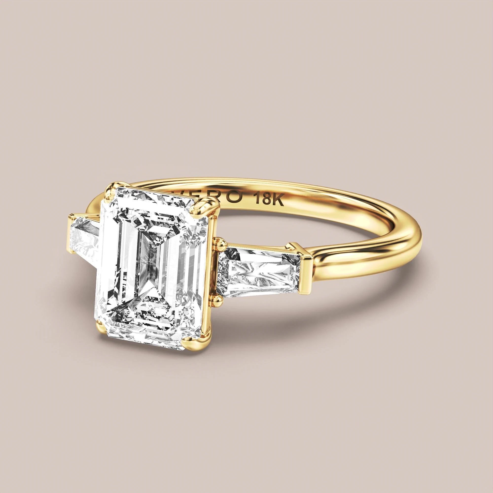 Emerald - Yellow gold