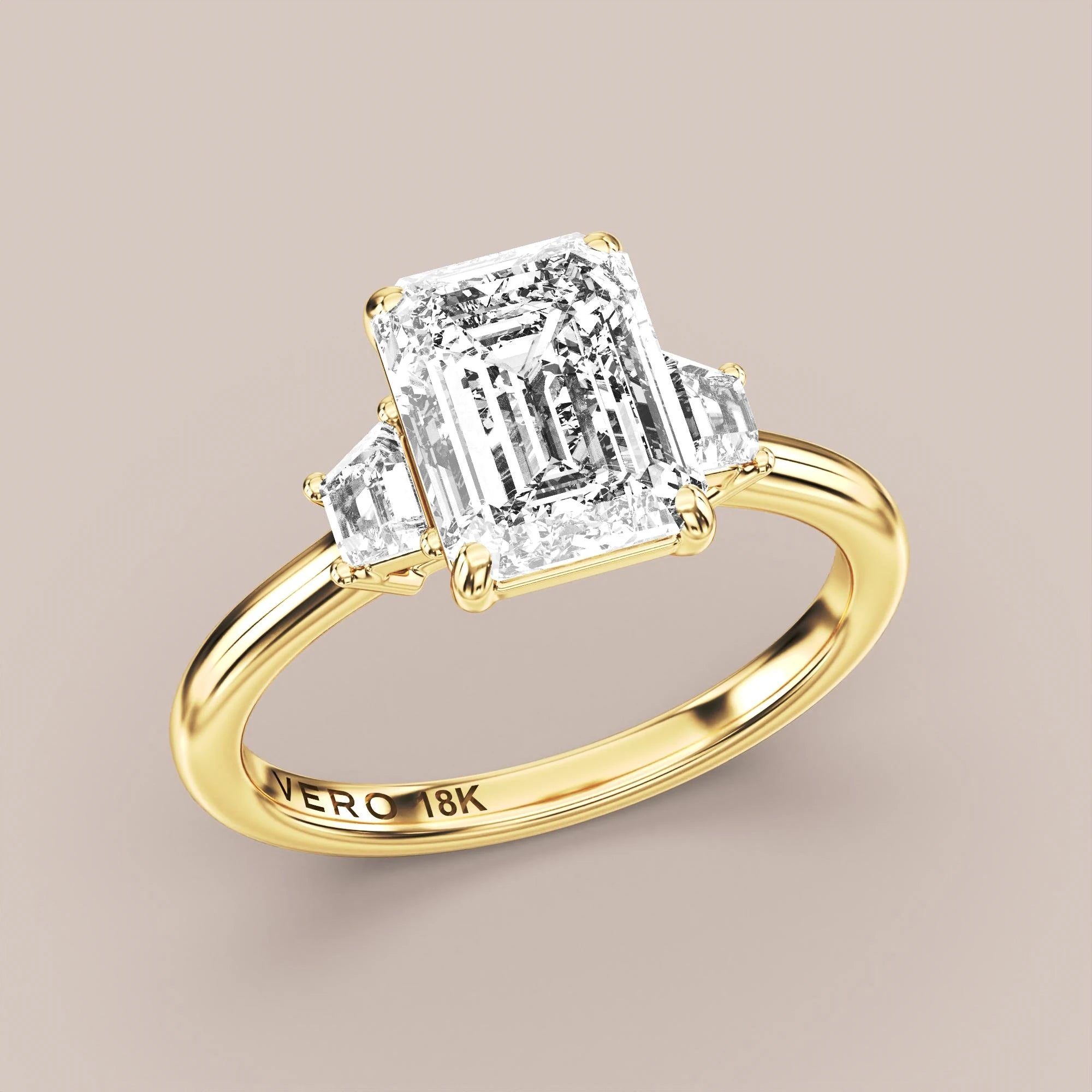 Emerald - Yellow gold