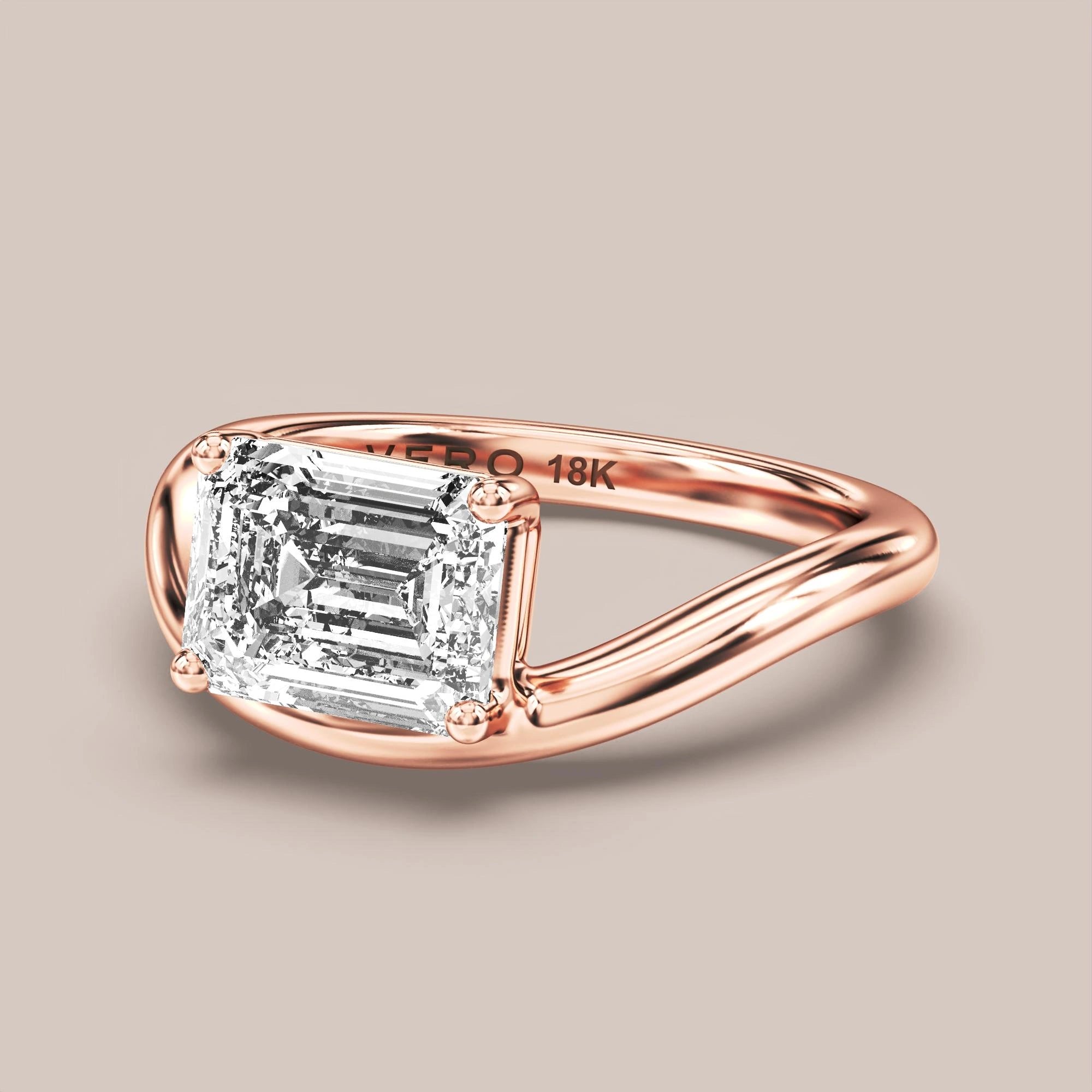 V05 Free Form Bypass in 18K rose gold with a emerald diamond