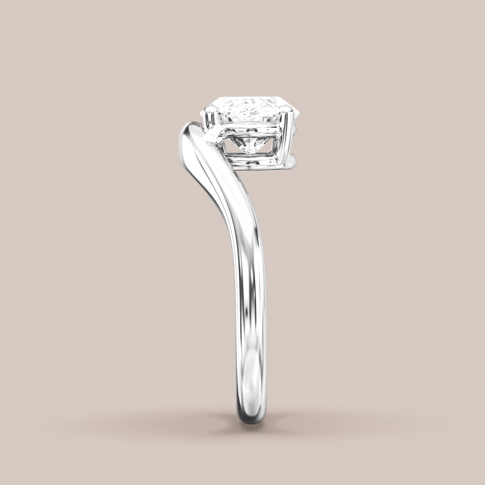 V05 Free Form Bypass in 18K white gold with a oval diamond