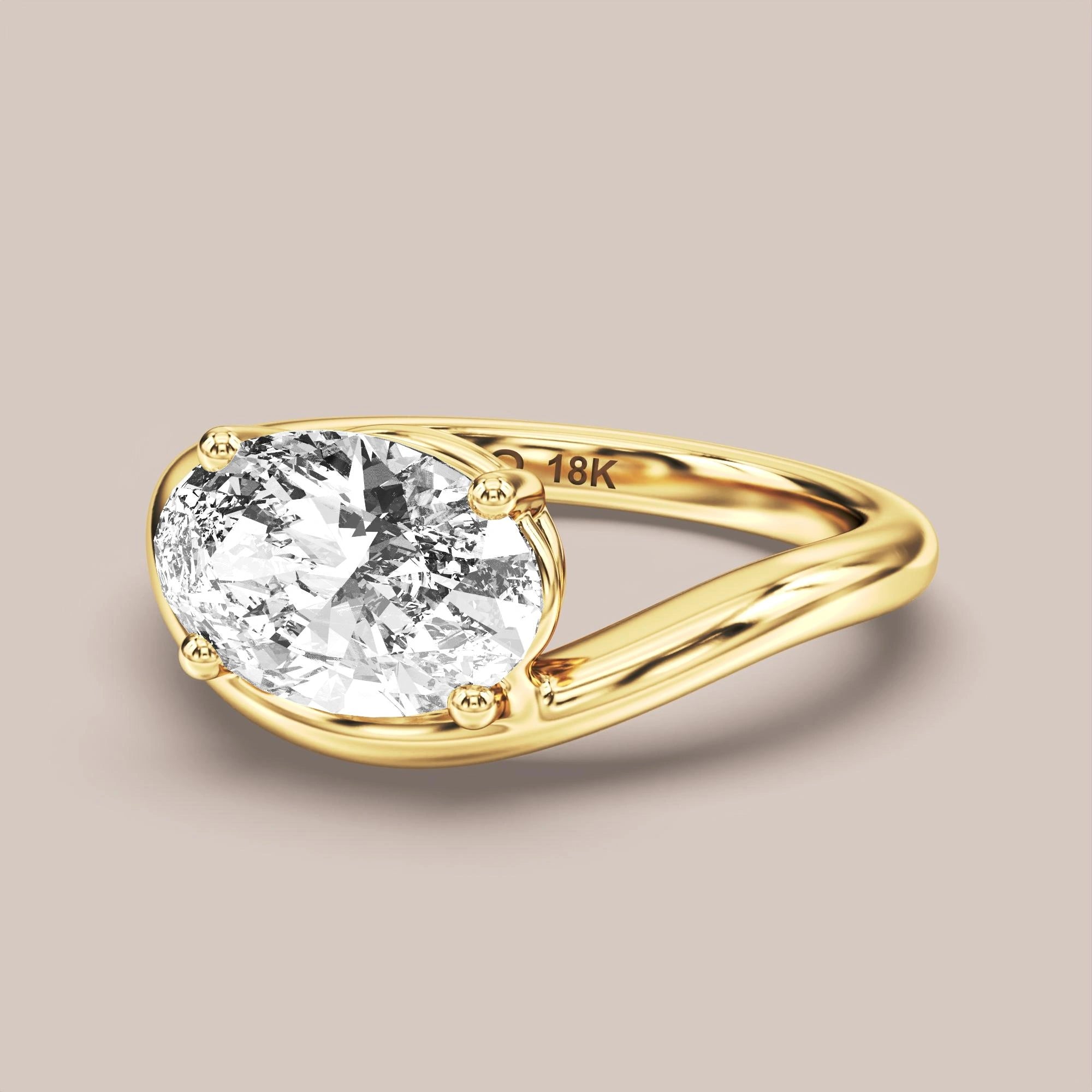 V05 Free Form Bypass in 18K yellow gold with a oval diamond