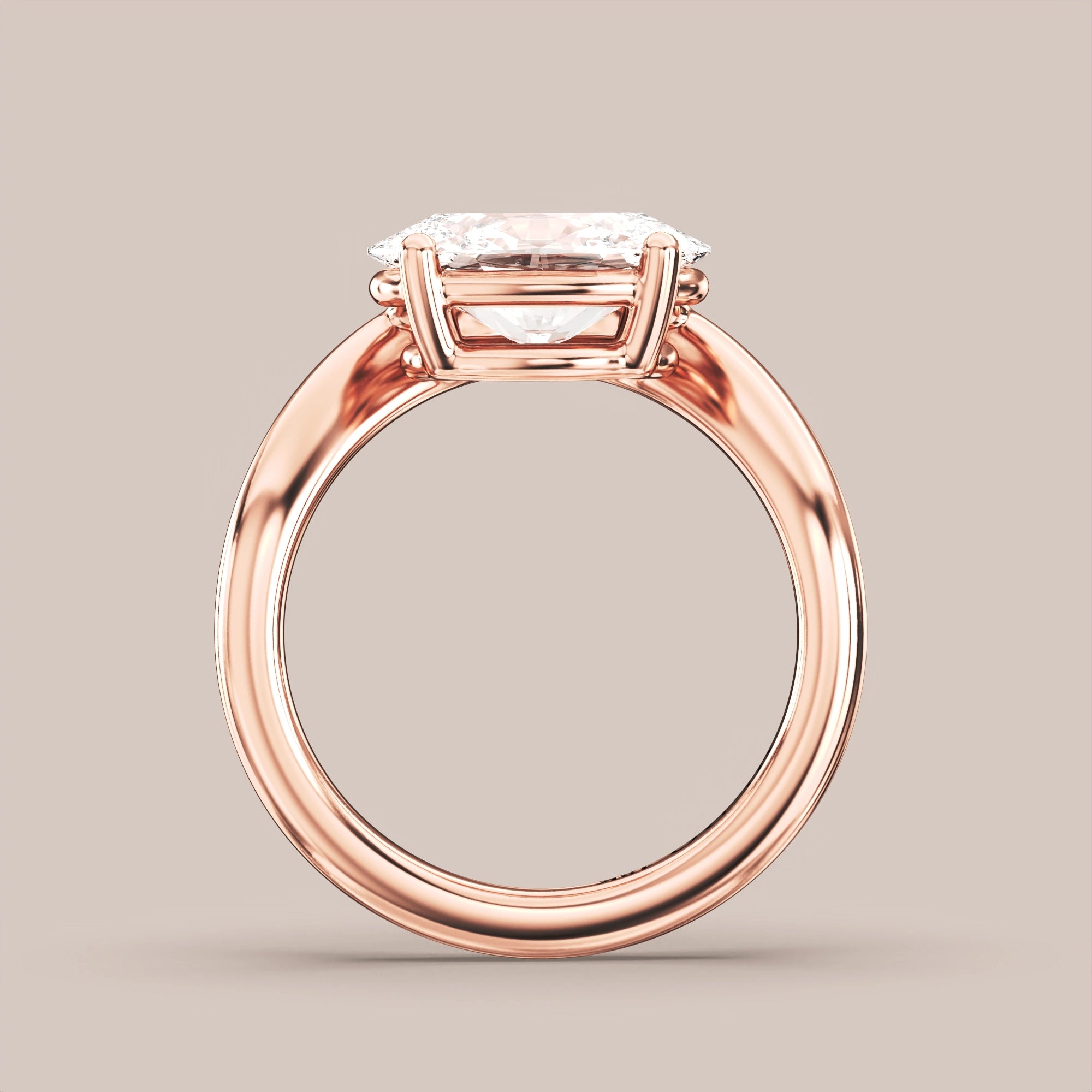 V05 Free Form Bypass in 18K rose gold with a oval diamond