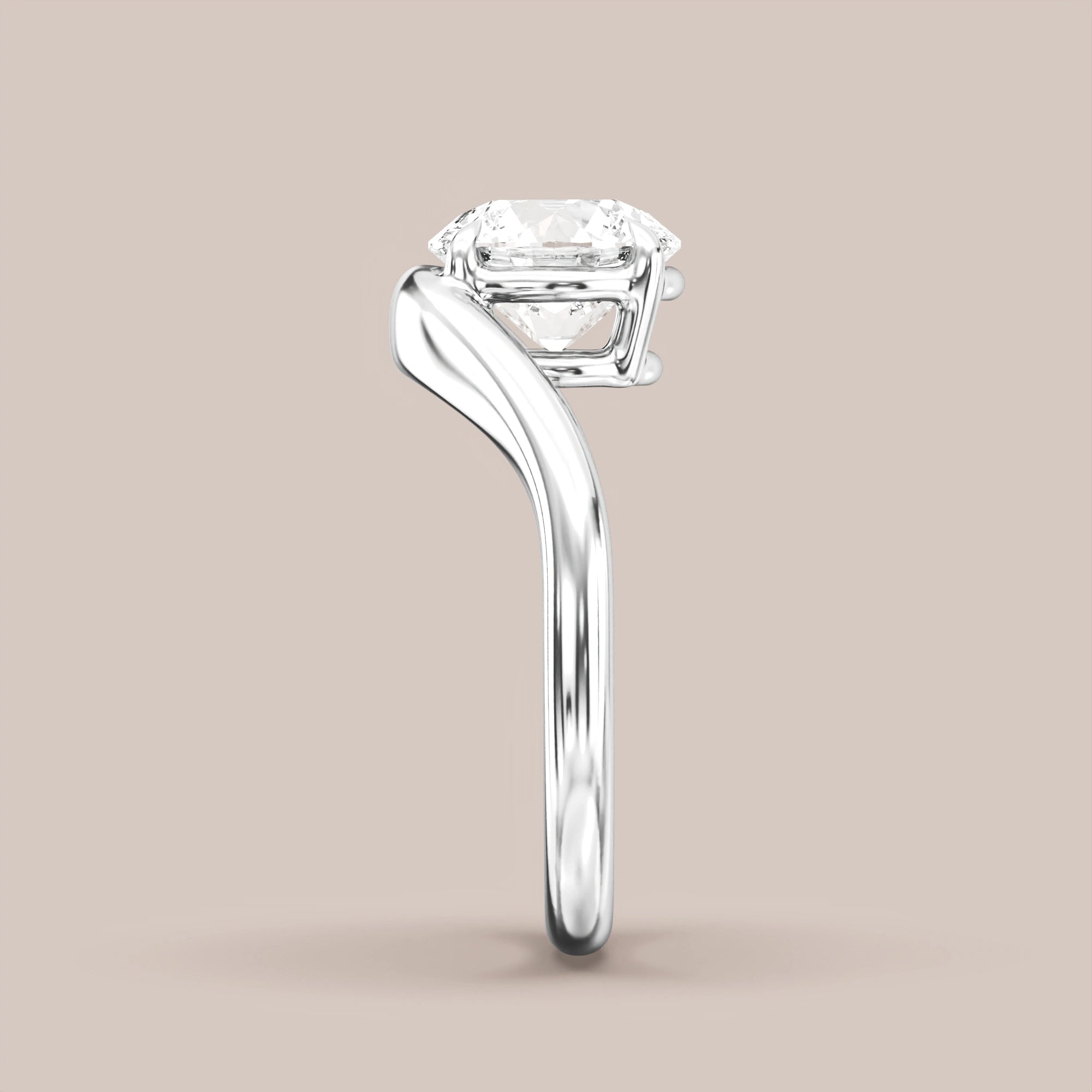 V05 Free Form Bypass in 18K white gold with a round diamond
