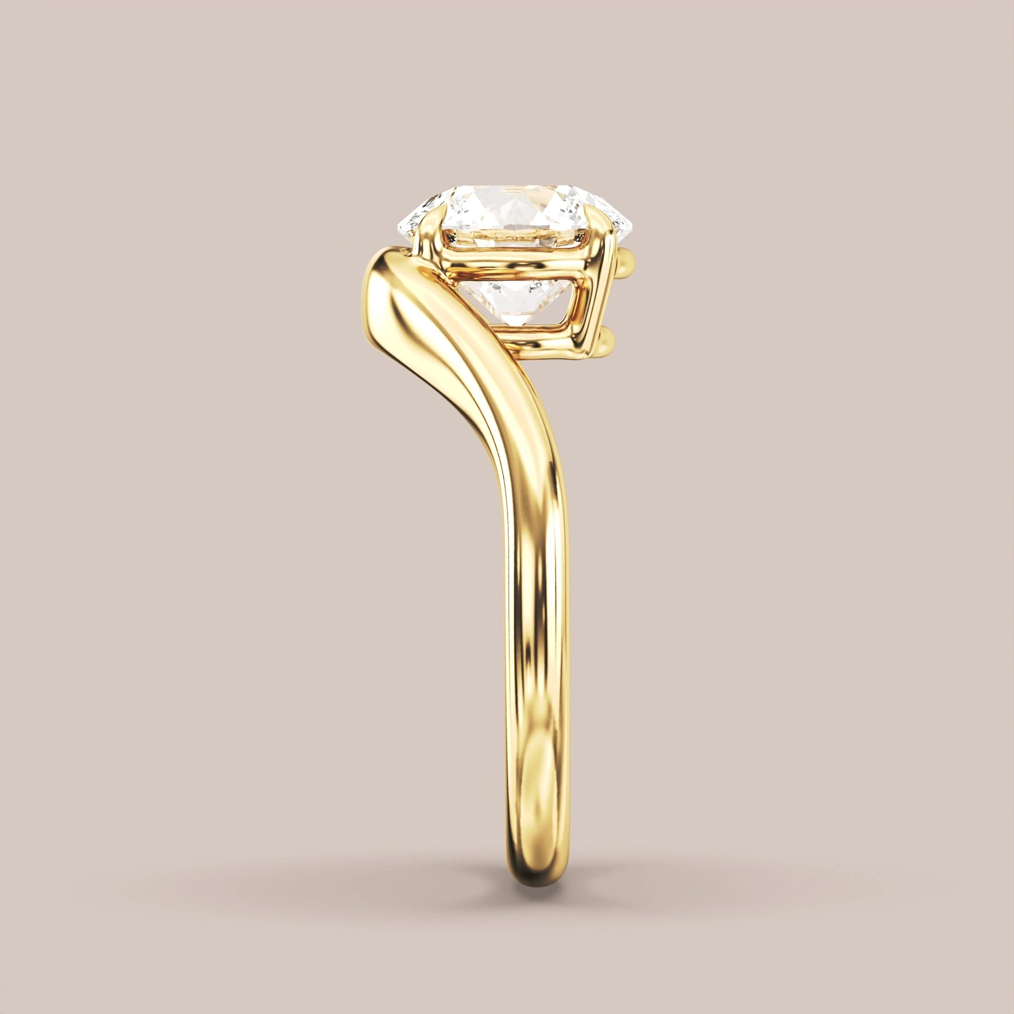 V05 Free Form Bypass in 18K yellow gold with a round diamond