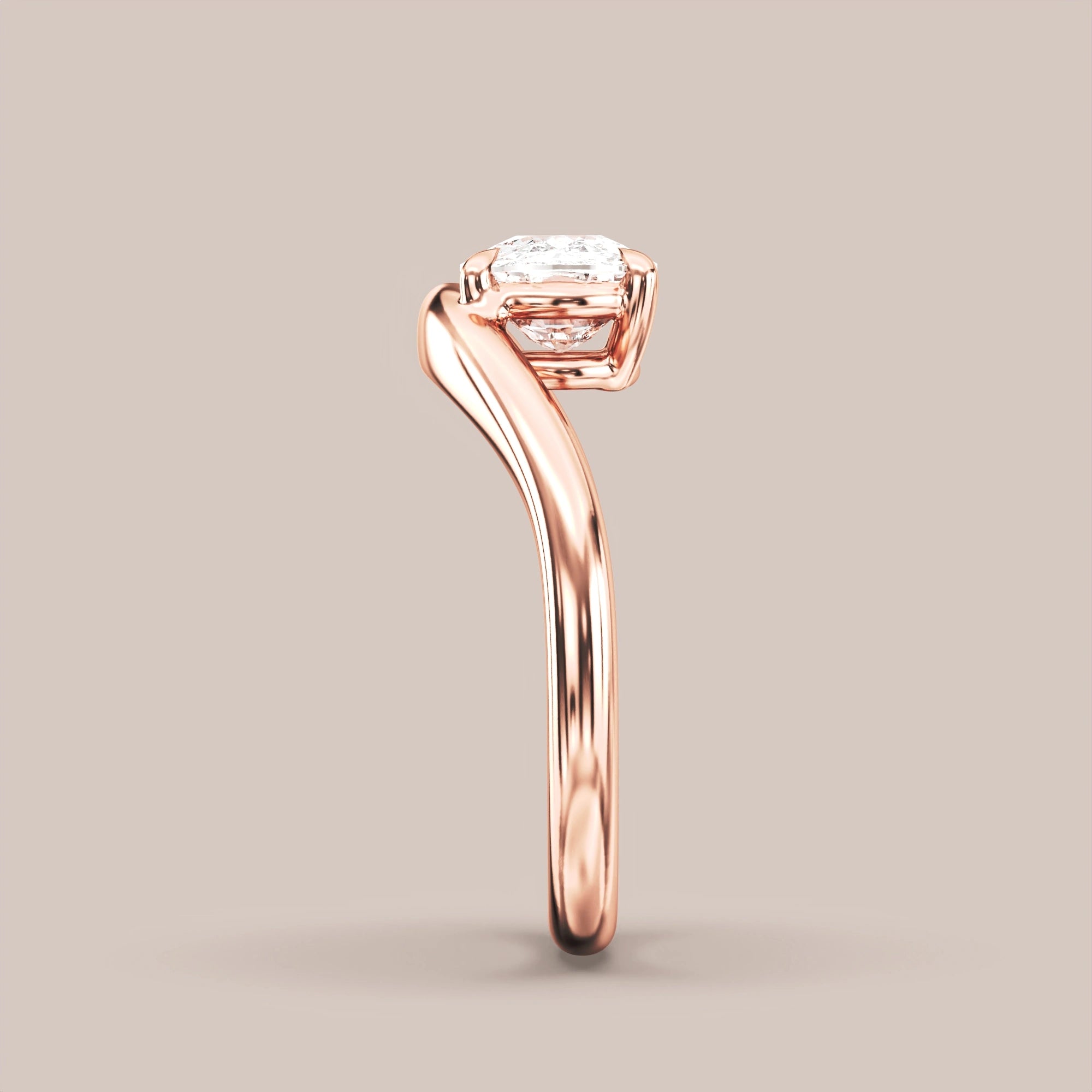 V05 Free Form Bypass in 18K rose gold with a elongated cushion diamond