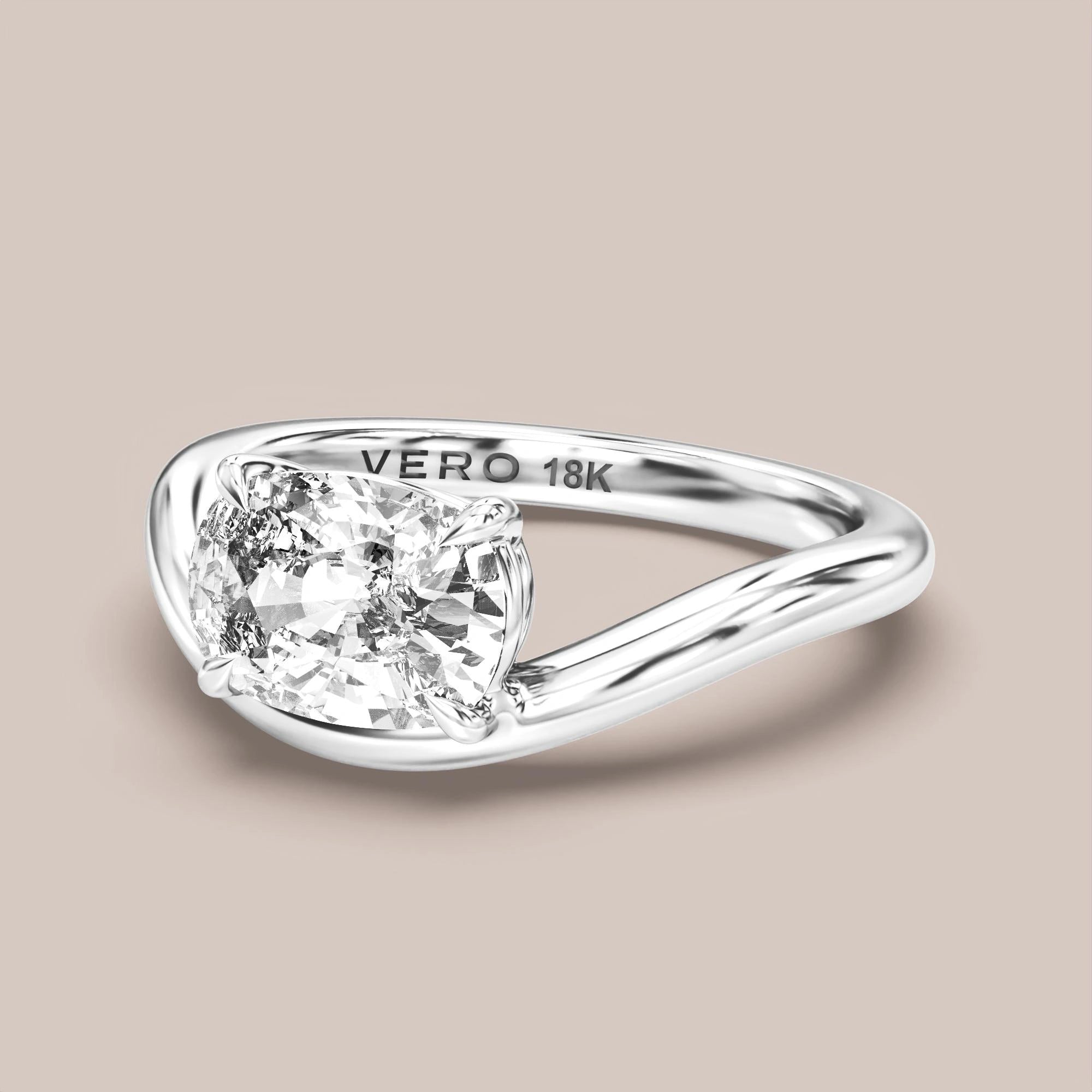 V05 Free Form Bypass in 18K white gold with a elongated cushion diamond