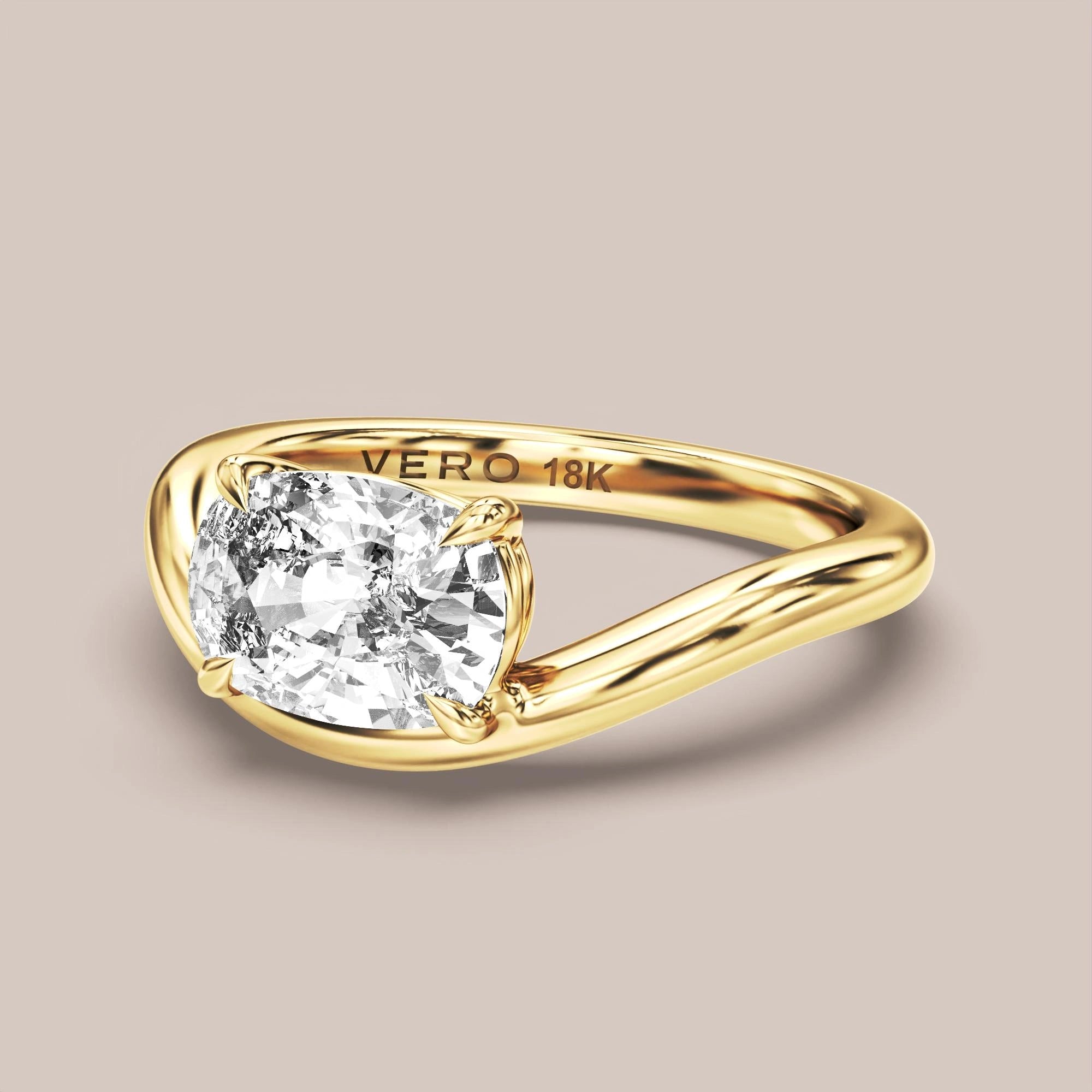 V05 Free Form Bypass in 18K yellow gold with a elongated cushion diamond