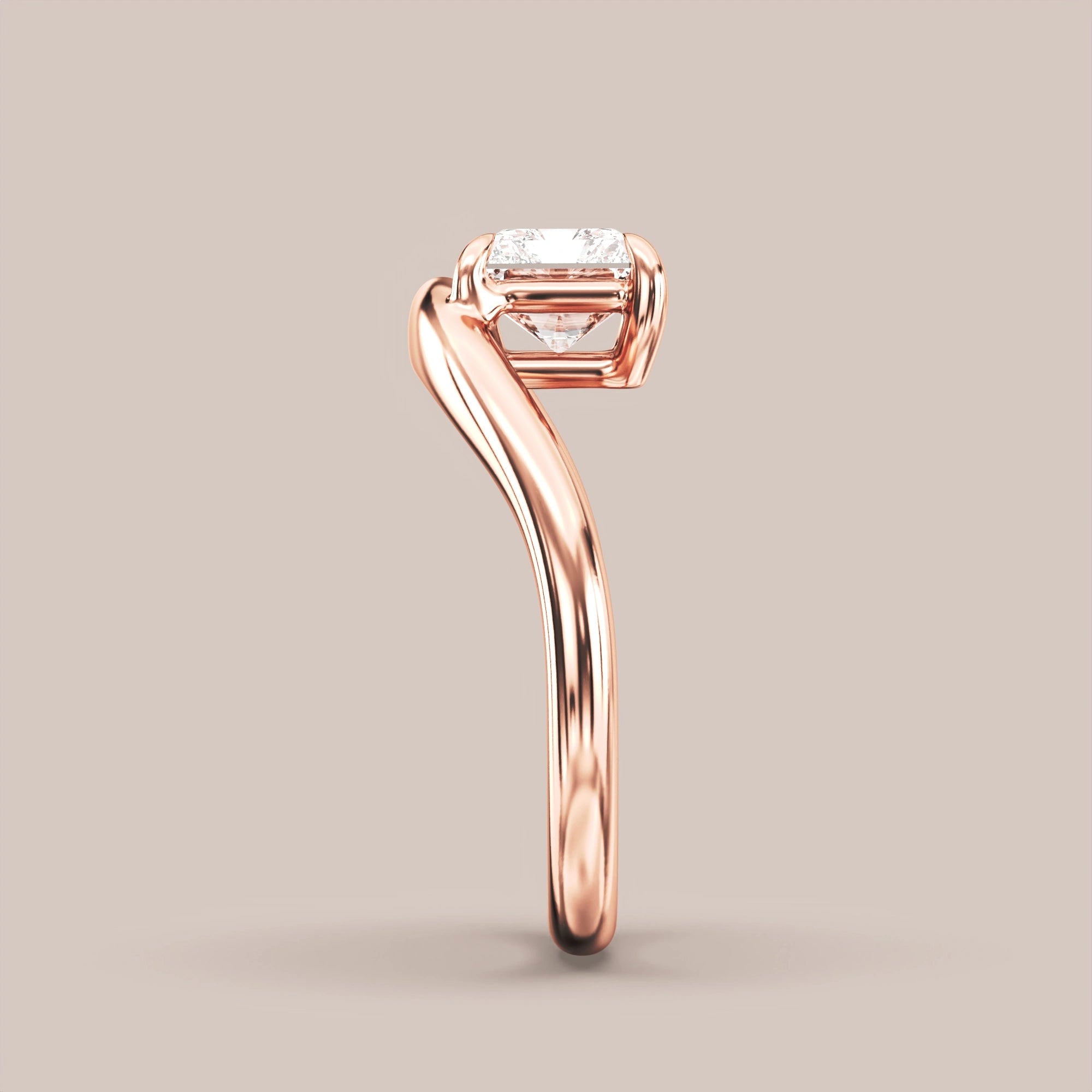 V05 Free Form Bypass in 18K rose gold with a radiant diamond
