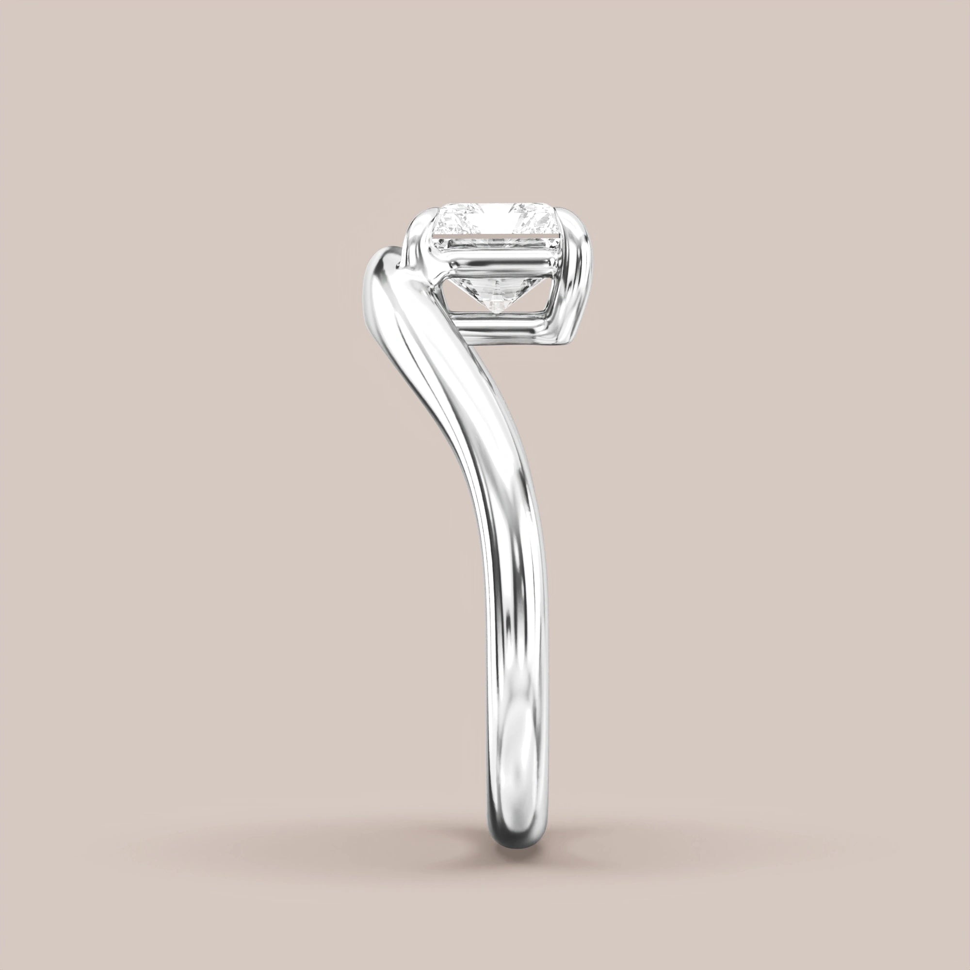 V05 Free Form Bypass in 18K white gold with a radiant diamond