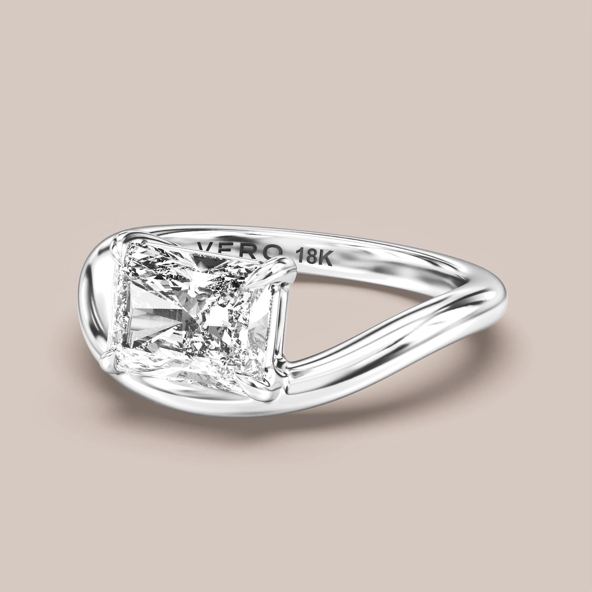 V05 Free Form Bypass in 18K white gold with a radiant diamond