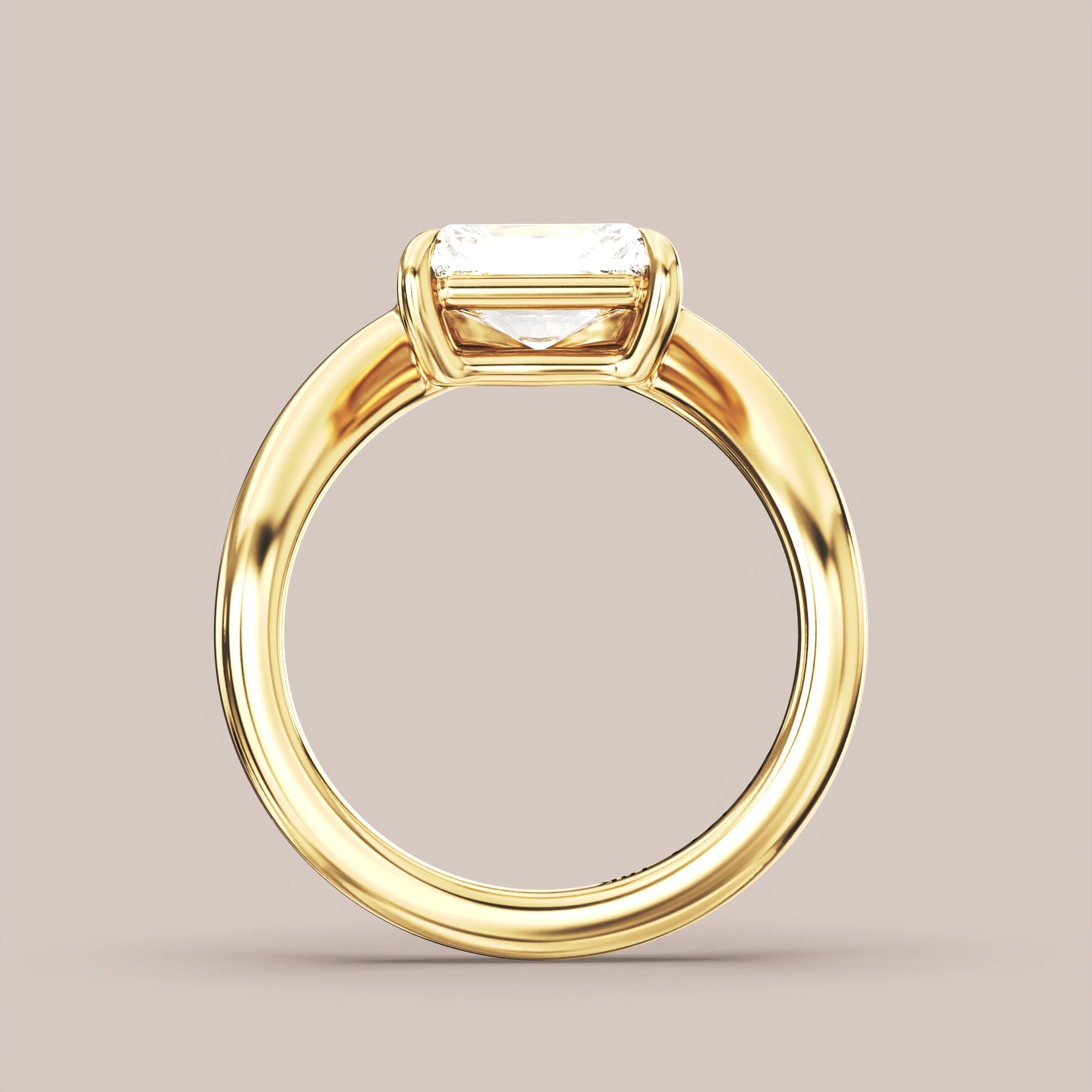 V05 Free Form Bypass in 18K yellow gold with a radiant diamond