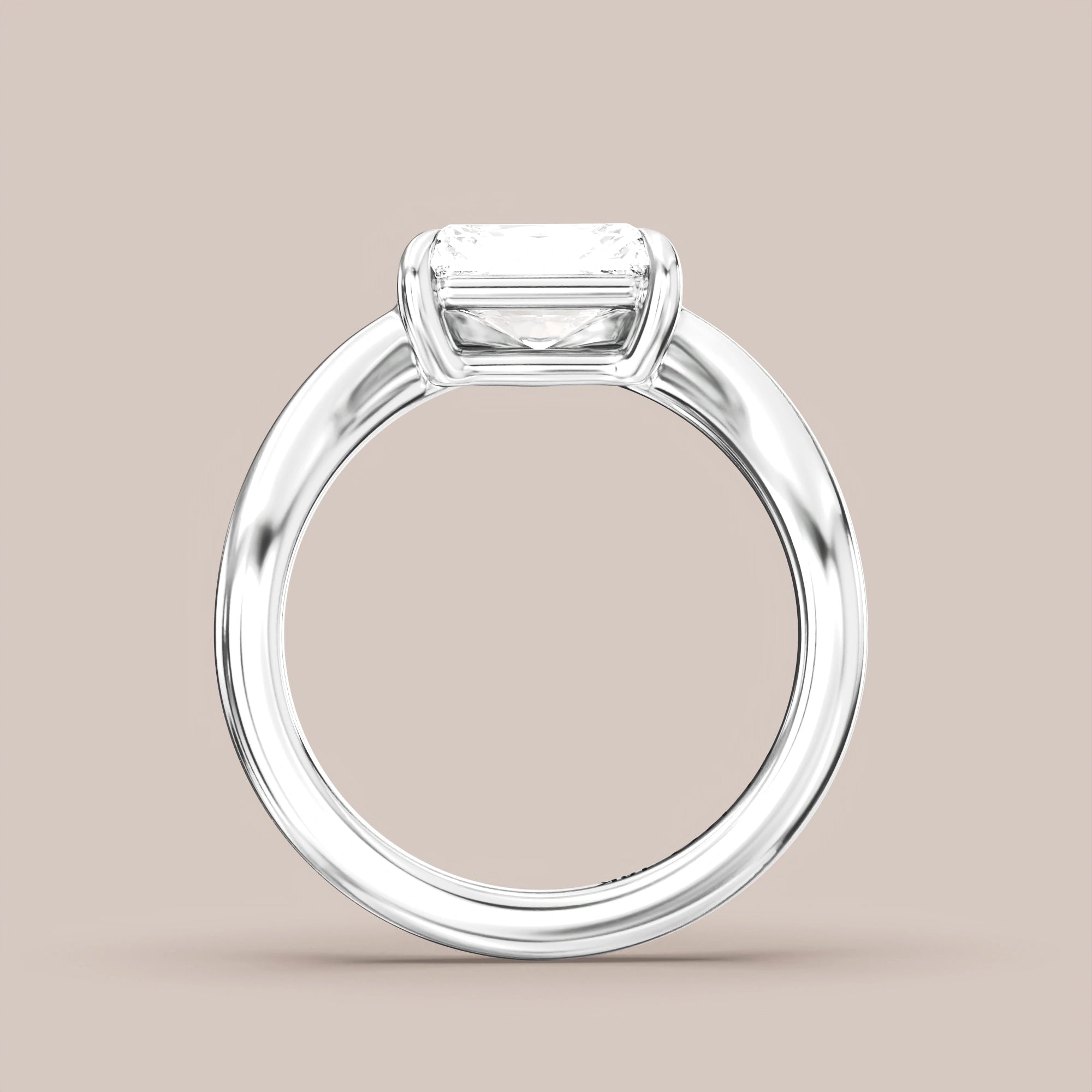 V05 Free Form Bypass in 18K white gold with a radiant diamond