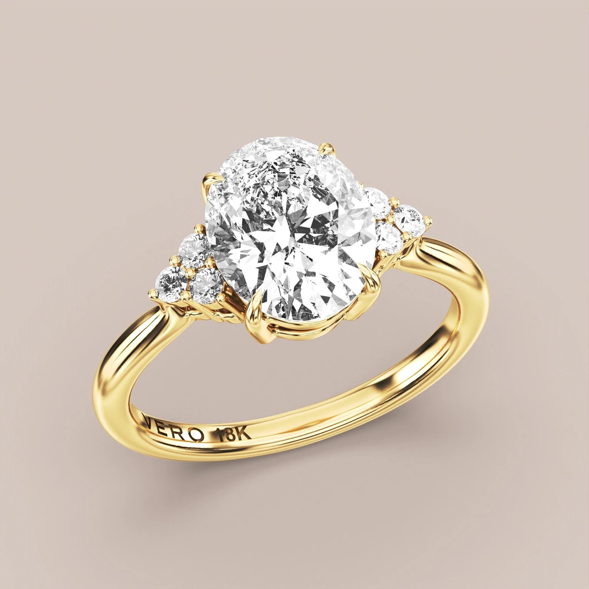 Oval - Yellow gold