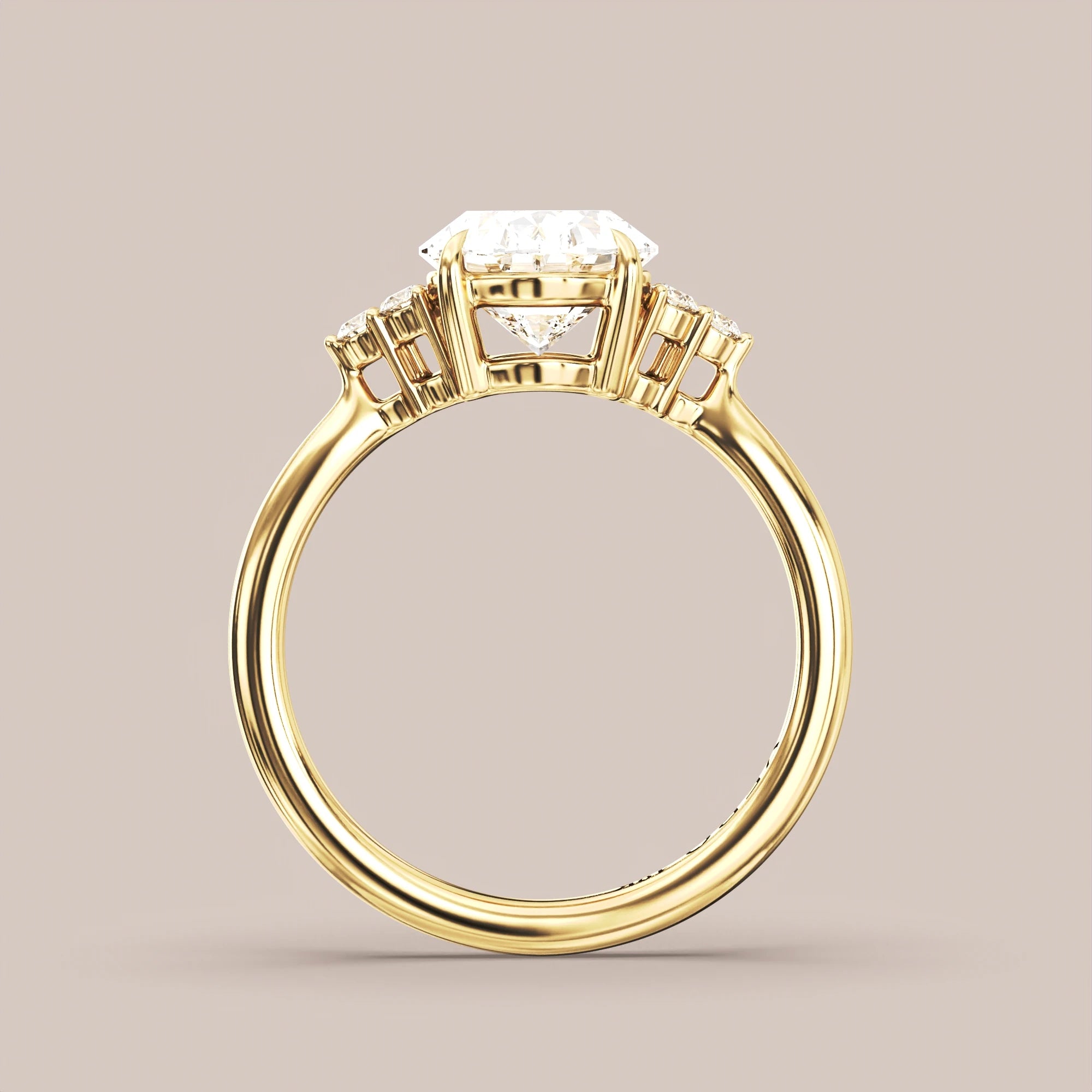 Oval - Yellow gold