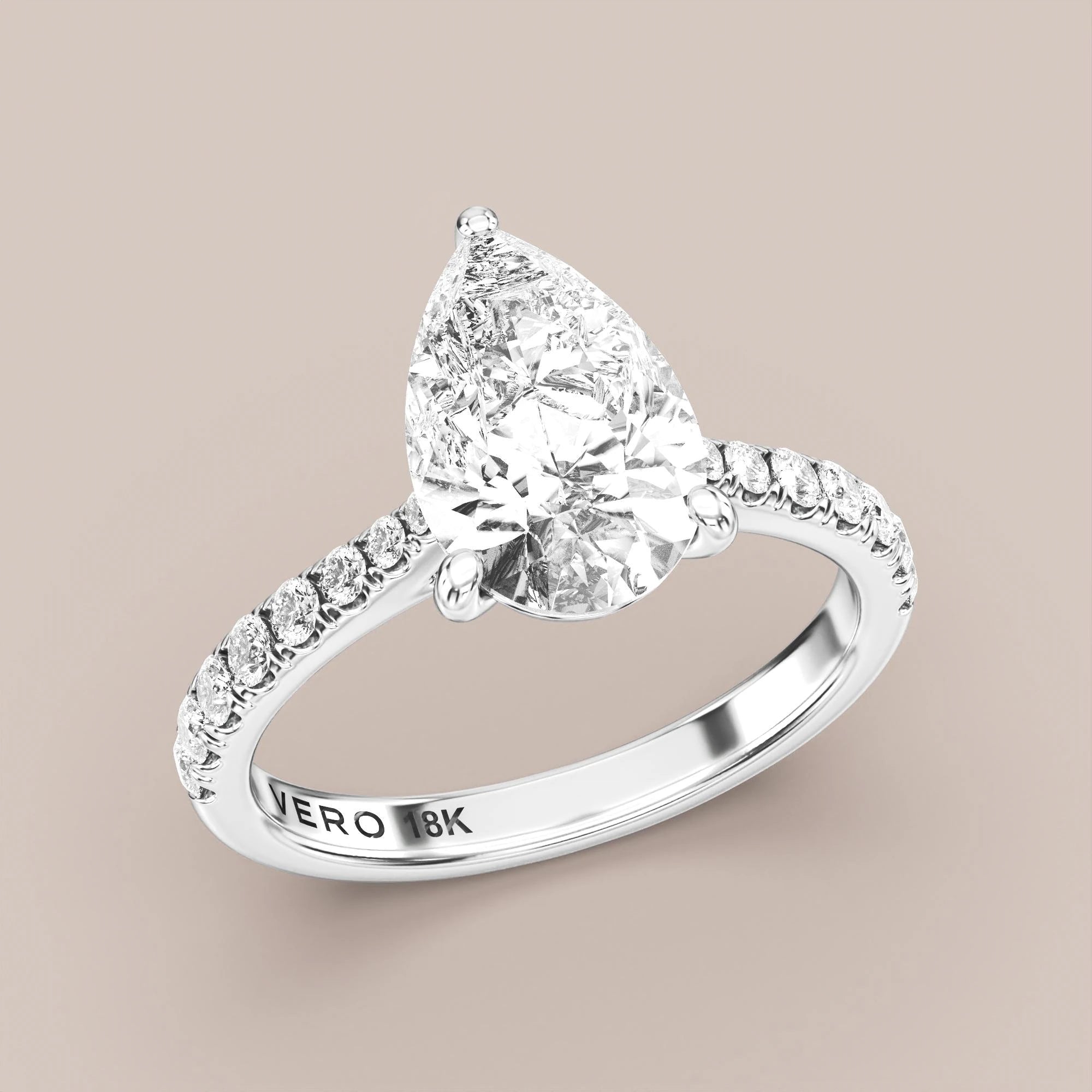 Pear - White gold