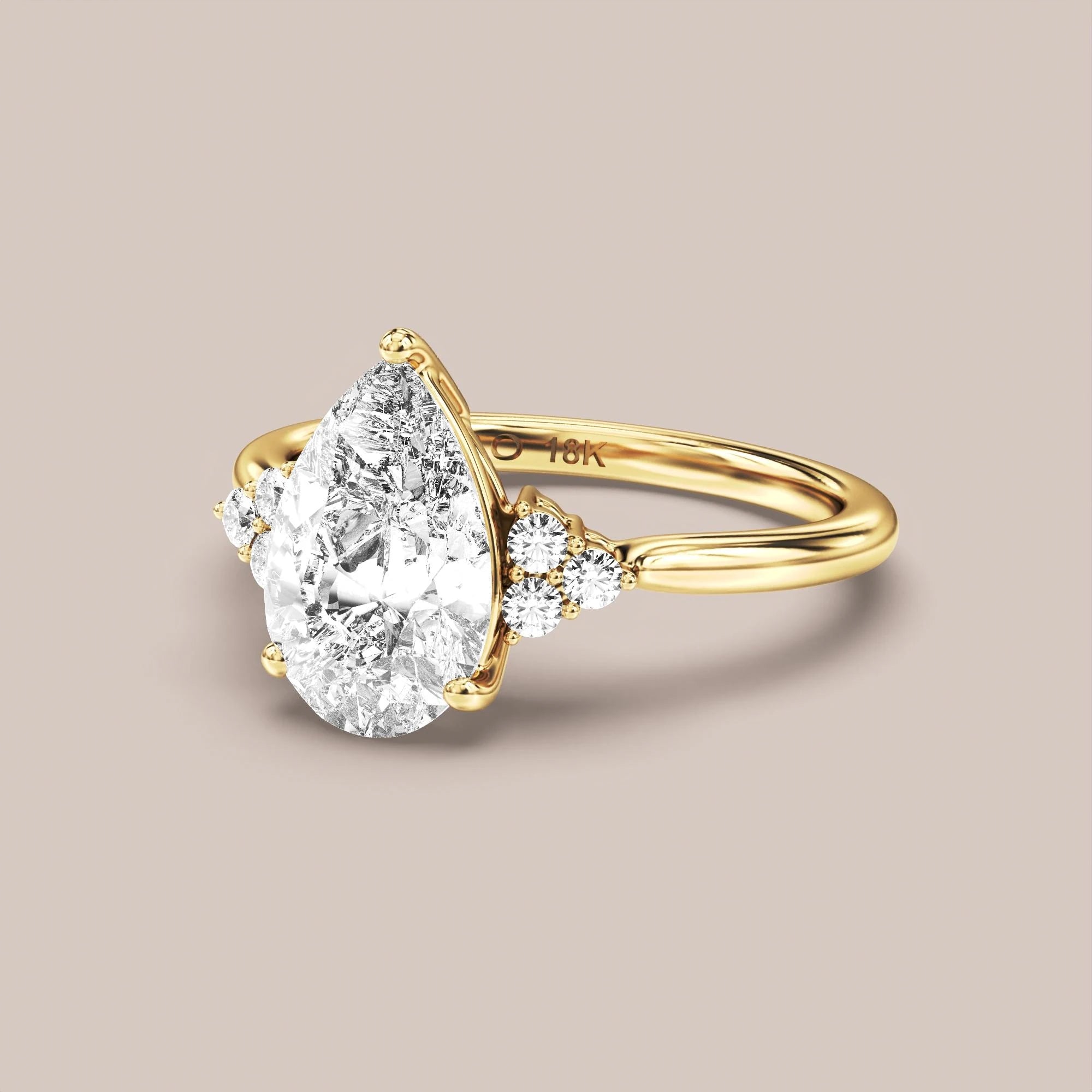 Pear - Yellow gold