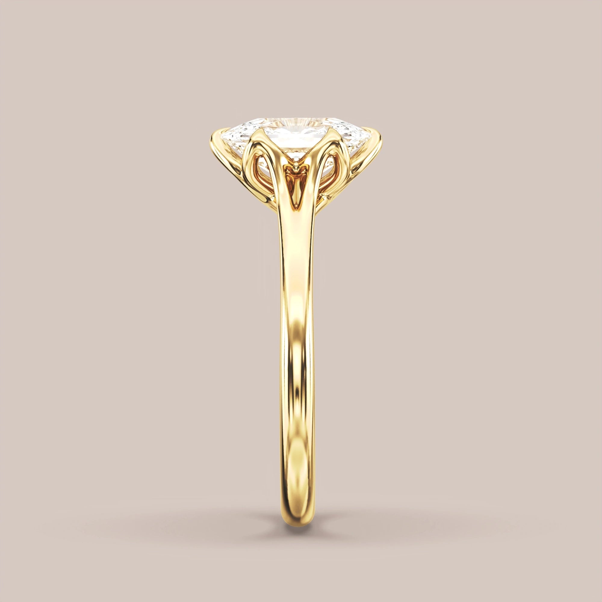 Elongated - Yellow gold