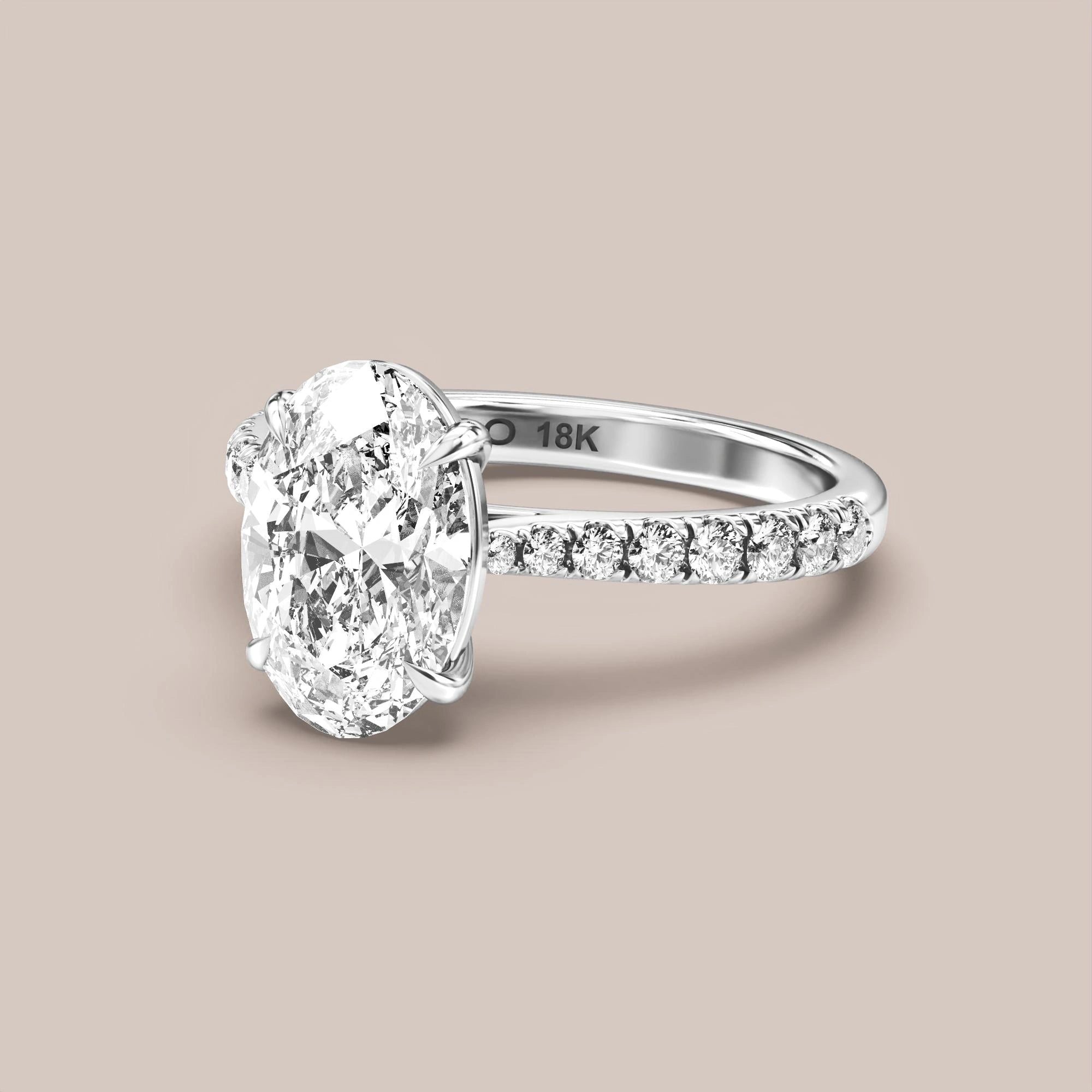 Oval - White gold