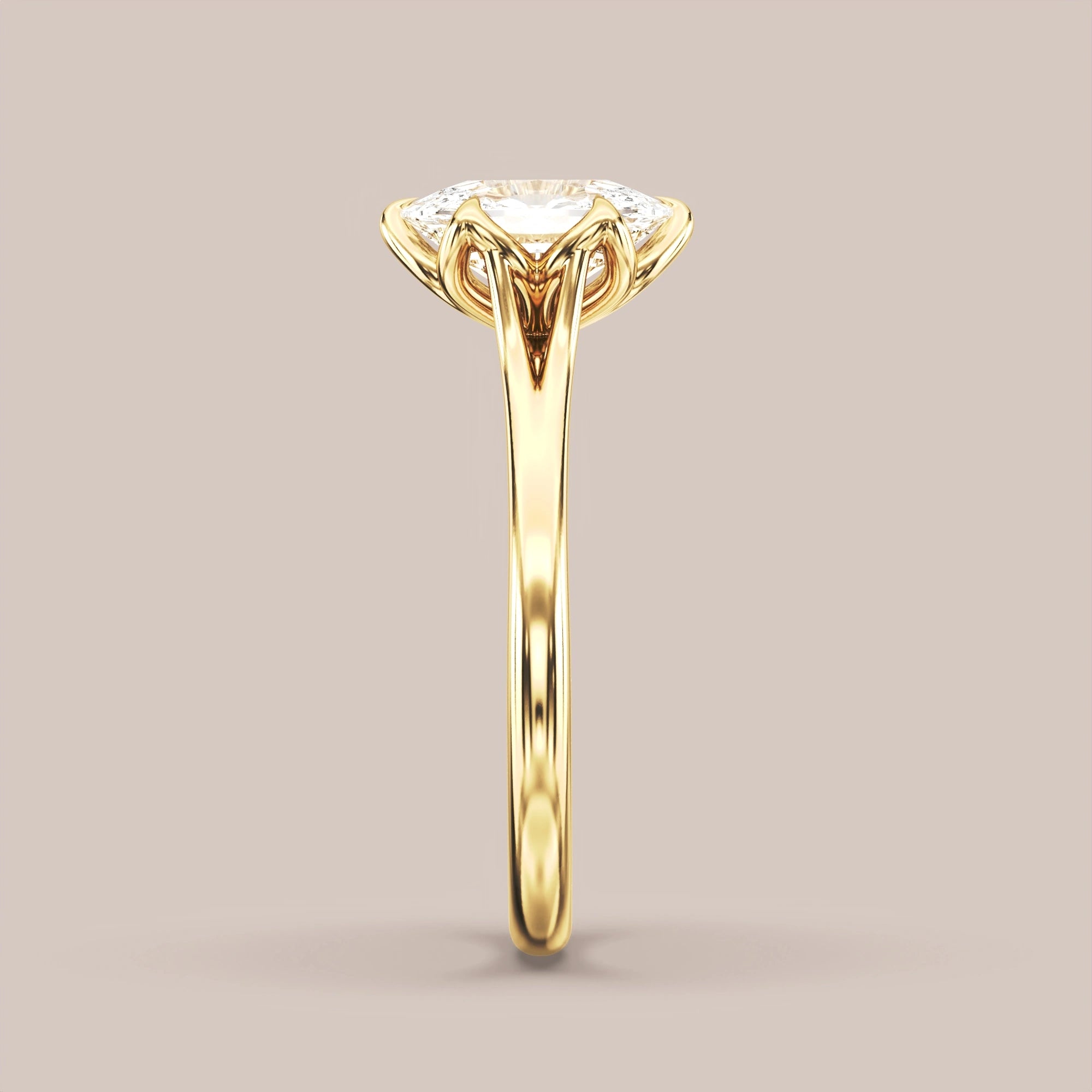 Elongated - Yellow gold