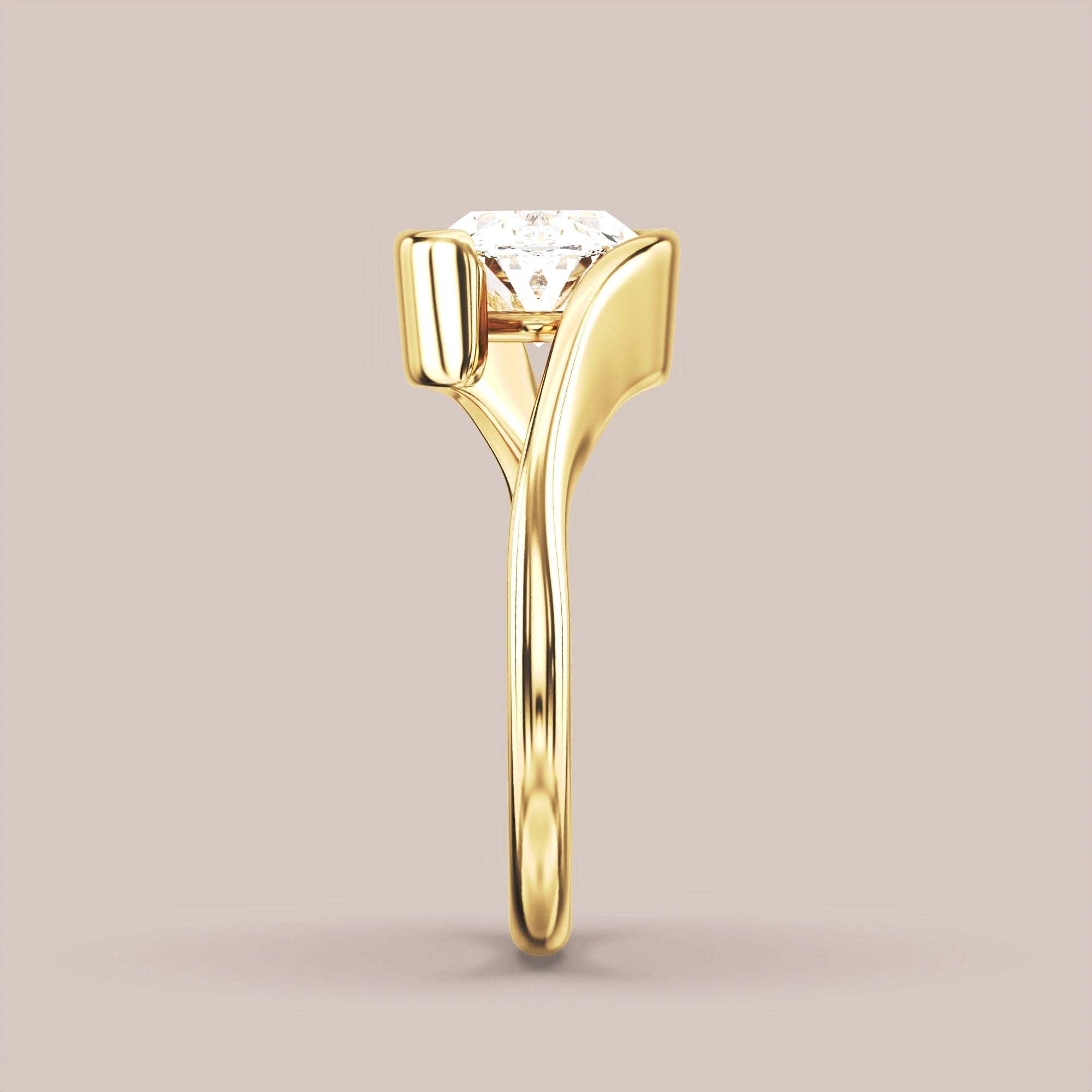 Oval - Yellow gold