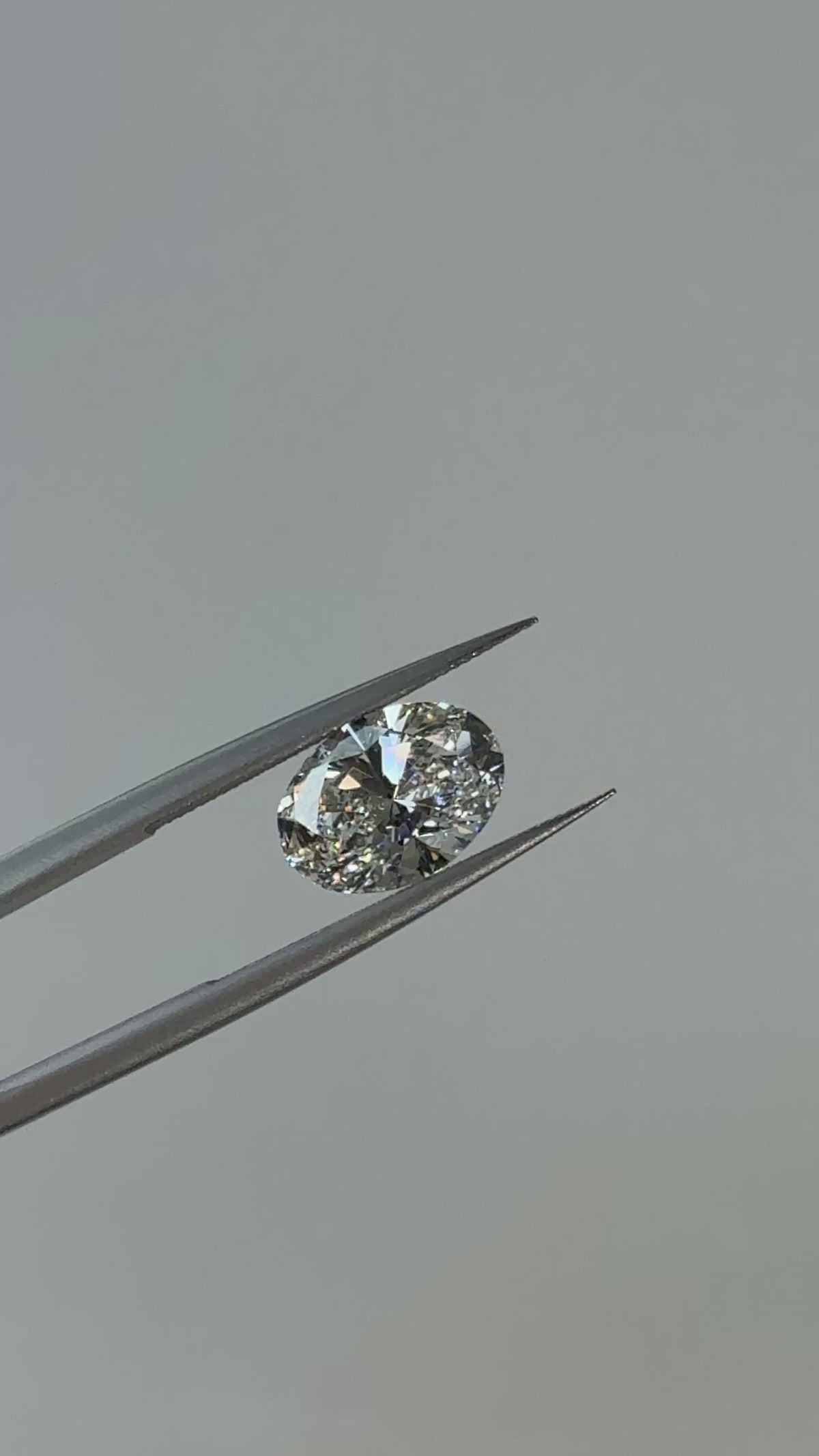 2.05ct Oval E VVS2