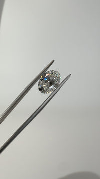 2.77ct Oval E VVS2