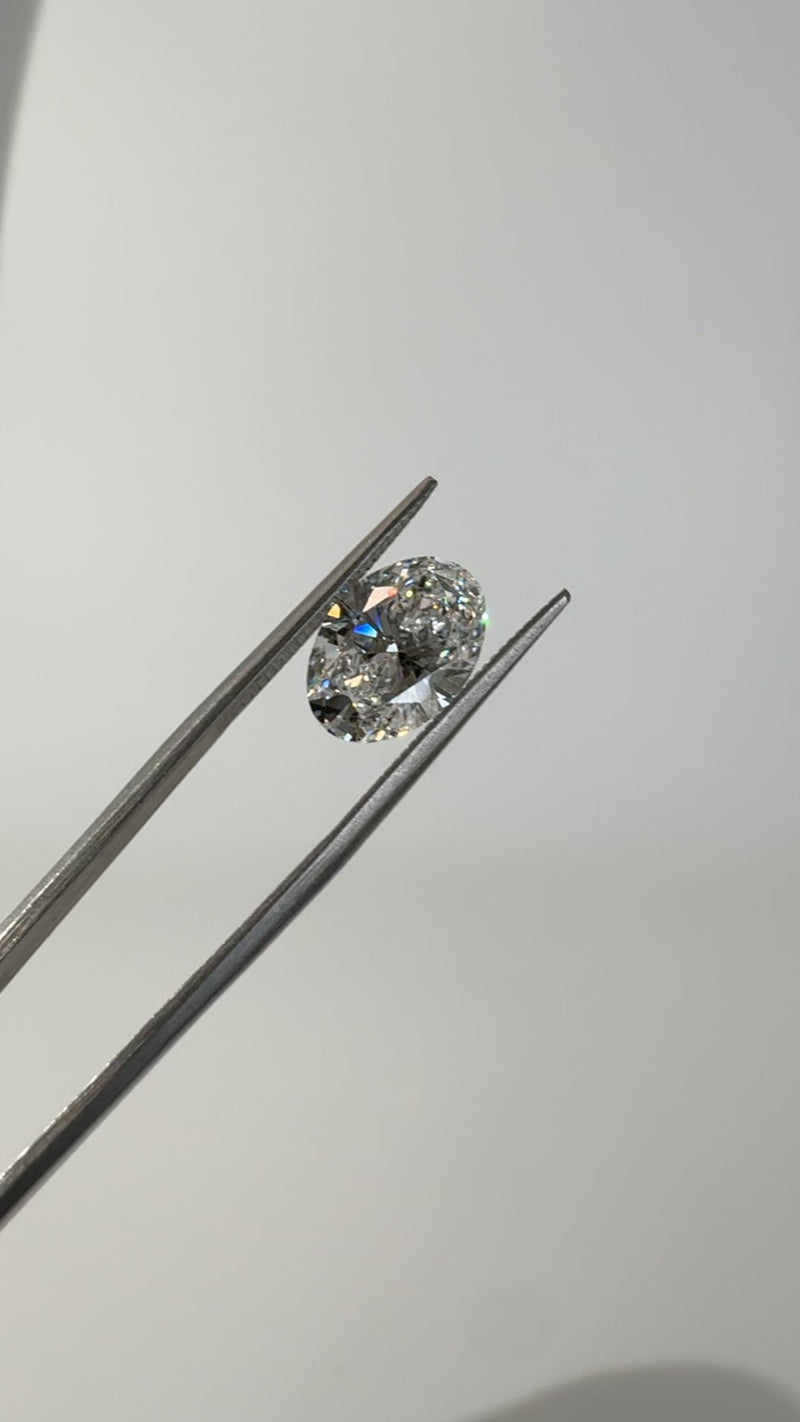 2.77ct Oval E VVS2
