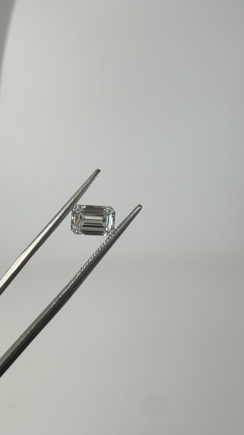 1.02ct Emerald D VVS2