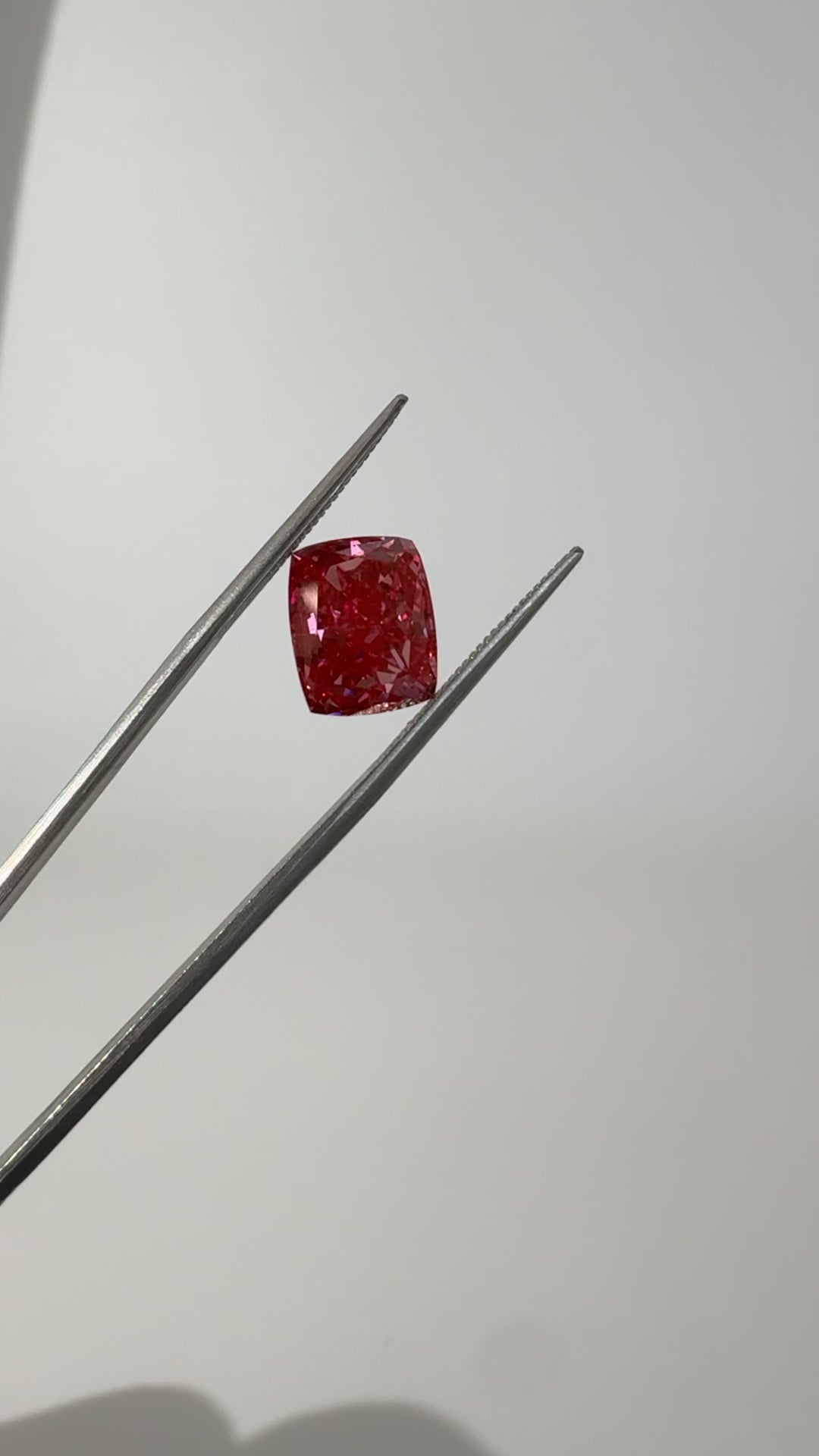4.02ct Radiant Fancy Vivid Pink VS2