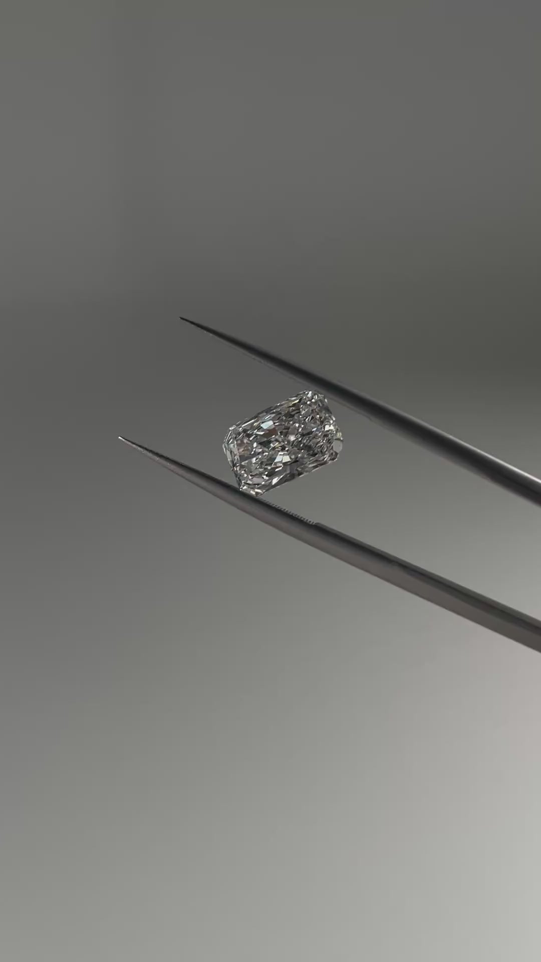 2.77ct Radiant E VVS2