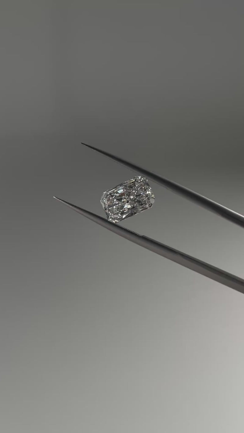 2.77ct Radiant E VVS2