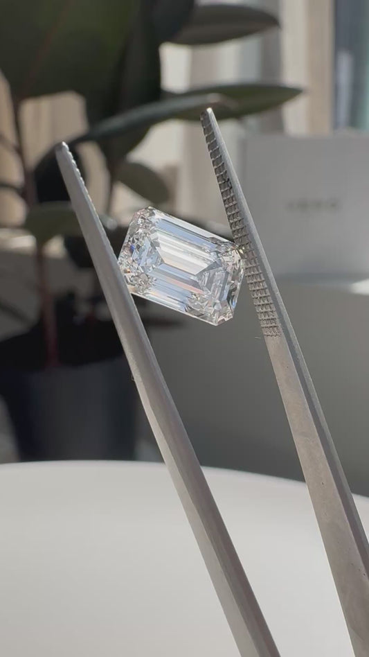 2.71ct Emerald E VVS2