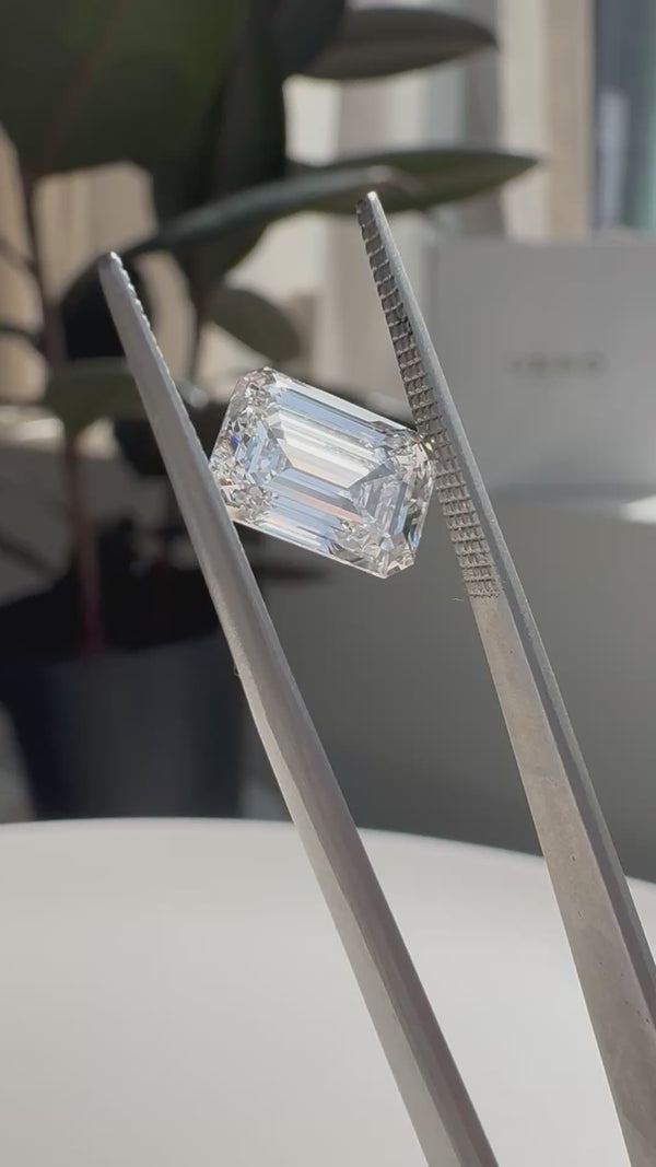 2.71ct Emerald E VVS2